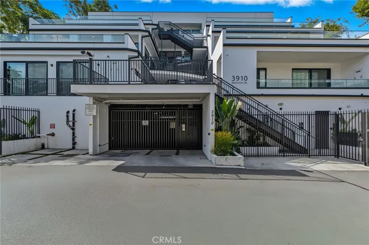 3910 Kentucky, Los Angeles, California 90068