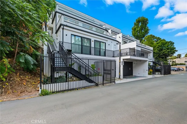 3910 Kentucky, Los Angeles, California 90068