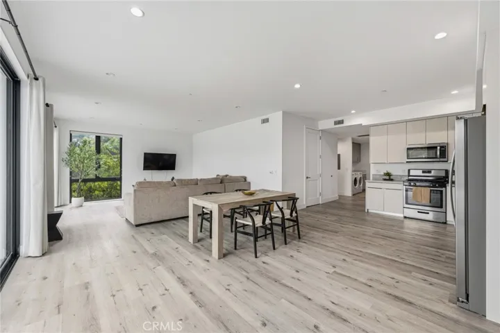 3910 Kentucky, Los Angeles, California 90068
