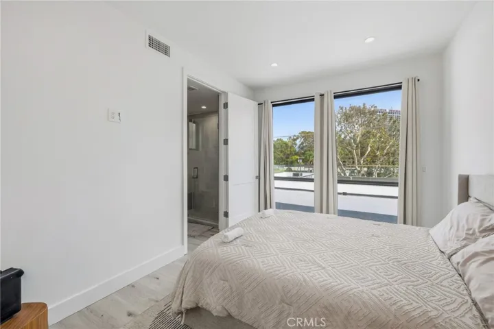 3910 Kentucky, Los Angeles, California 90068
