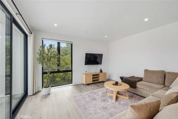 3910 Kentucky, Los Angeles, California 90068