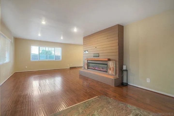10226 Ramona Dr, San Diego, California 91977