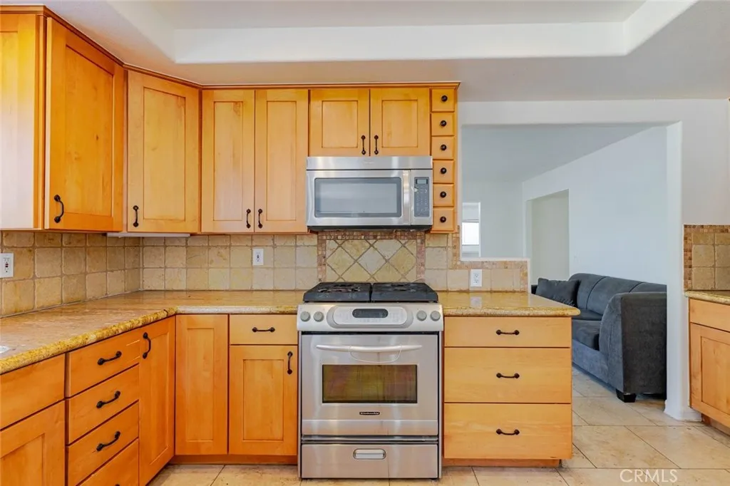 310 Susan Court, Palmdale, California 93551 home-pic-10