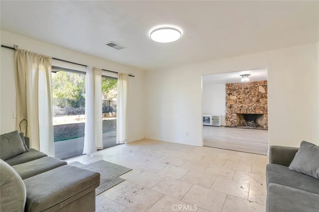 310 Susan Court, Palmdale, California 93551 home-pic-5