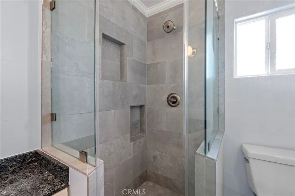 6417 Graves, Lake Balboa, California 91406 home-pic-22