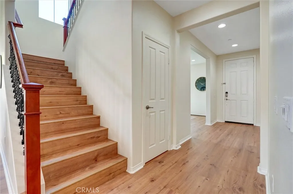 24509 Rosette Lane, Valencia, California 91354 home-pic-20