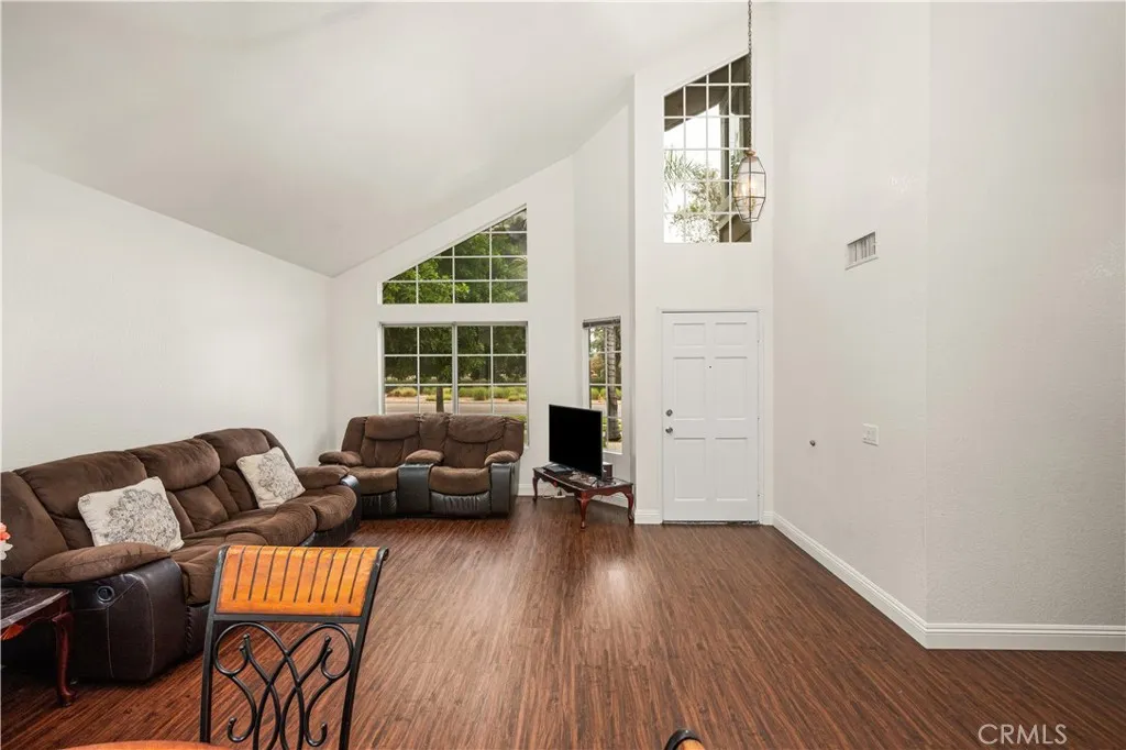 3267 Tyler, Riverside, California 92503 home-pic-6