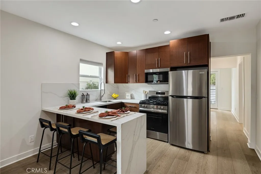 724 San Miguel Avenue, Venice, California 90291 home-pic-15