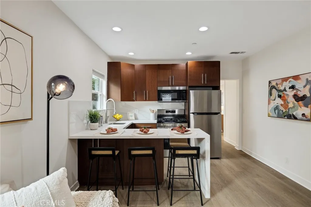 724 San Miguel Avenue, Venice, California 90291 home-pic-21