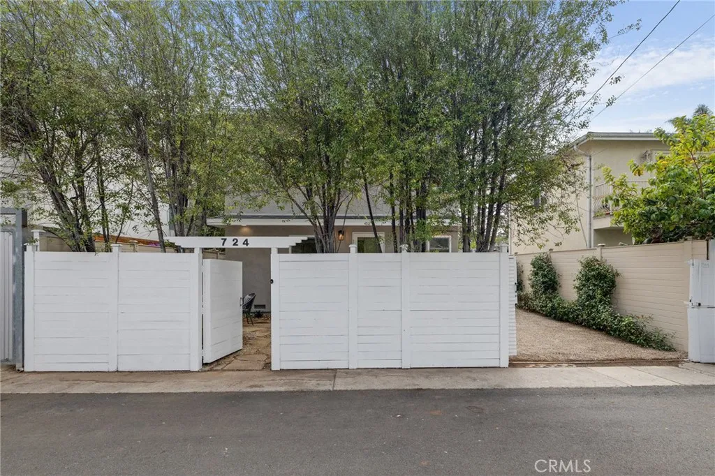 724 San Miguel Avenue, Venice, California 90291 home-pic-4