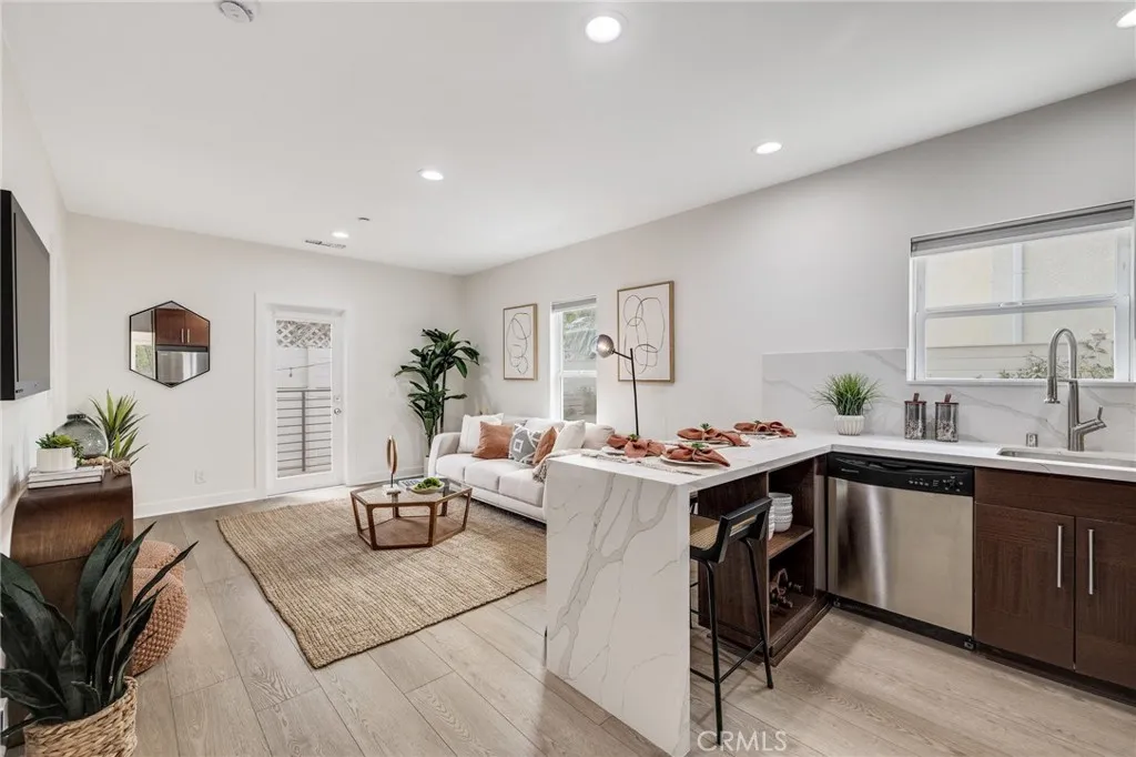 724 San Miguel Avenue, Venice, California 90291 home-pic-16