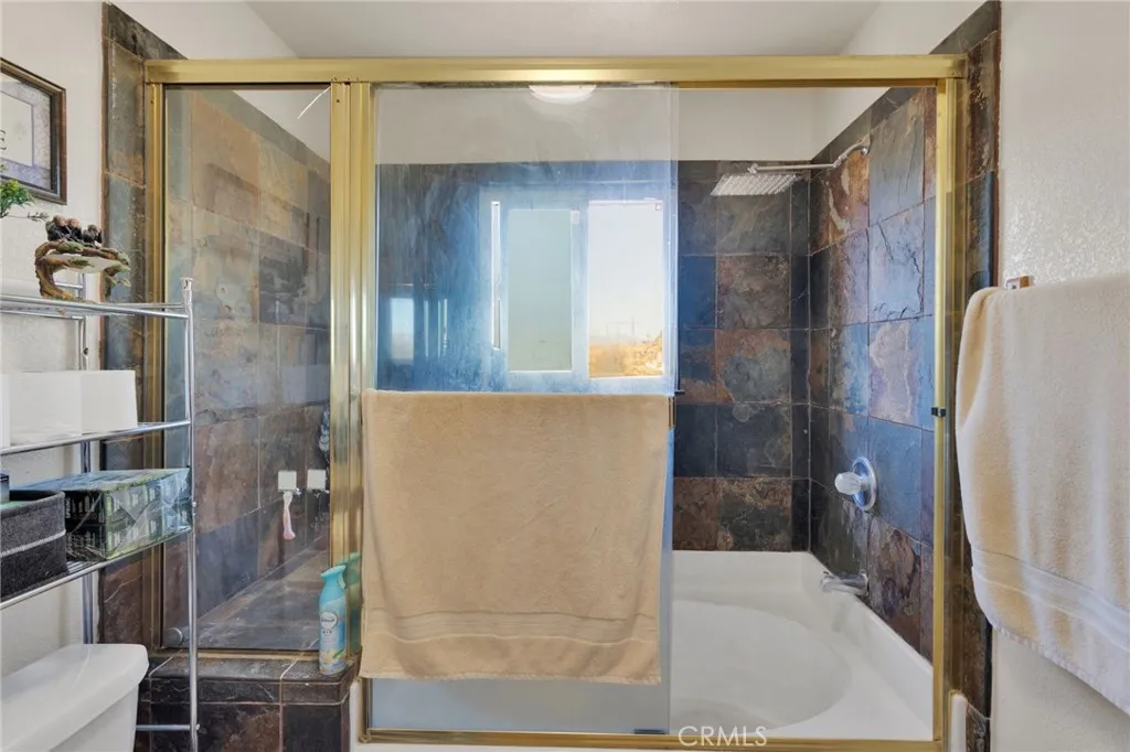16812 Melba, Victorville, California 92394 home-pic-22