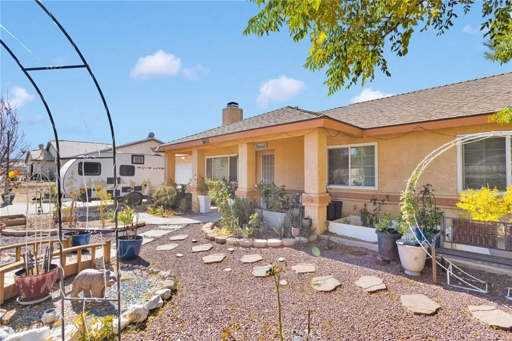 16812 Melba, Victorville, California 92394 home-pic-5