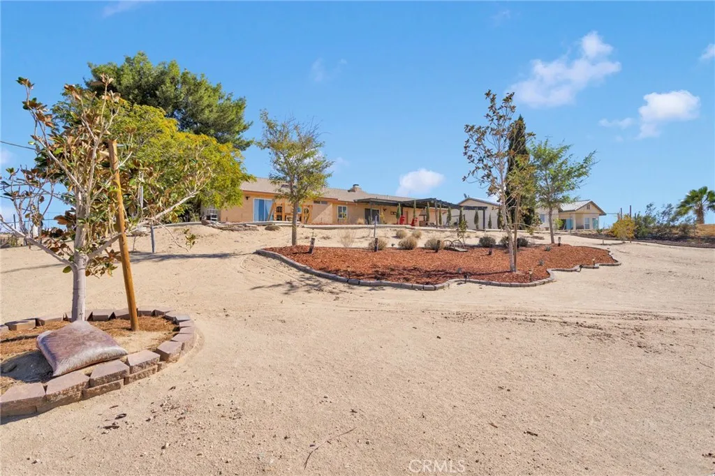 16812 Melba, Victorville, California 92394 home-pic-32