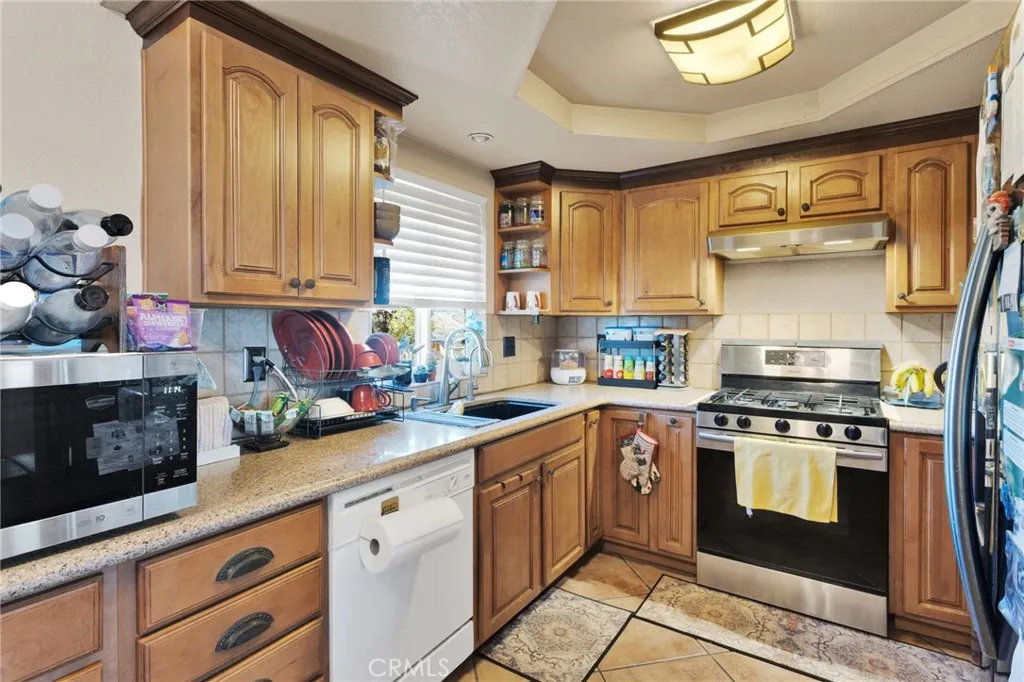 16812 Melba, Victorville, California 92394 home-pic-13