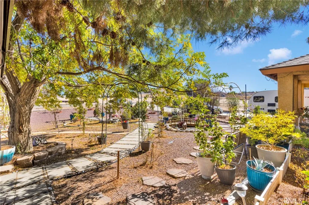 16812 Melba, Victorville, California 92394 home-pic-6