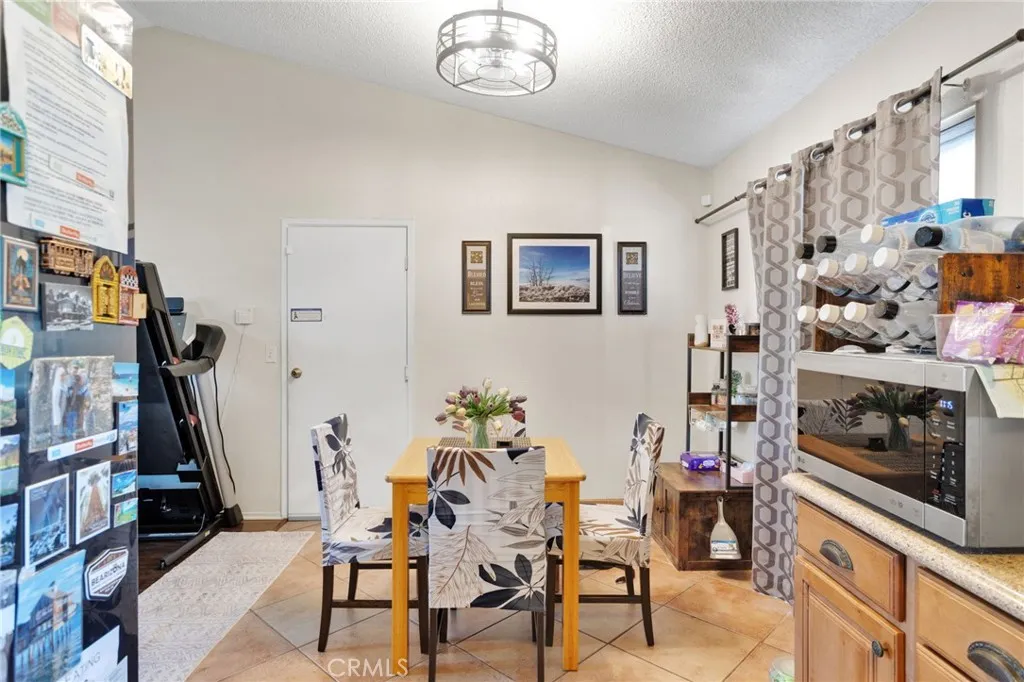 16812 Melba, Victorville, California 92394 home-pic-15