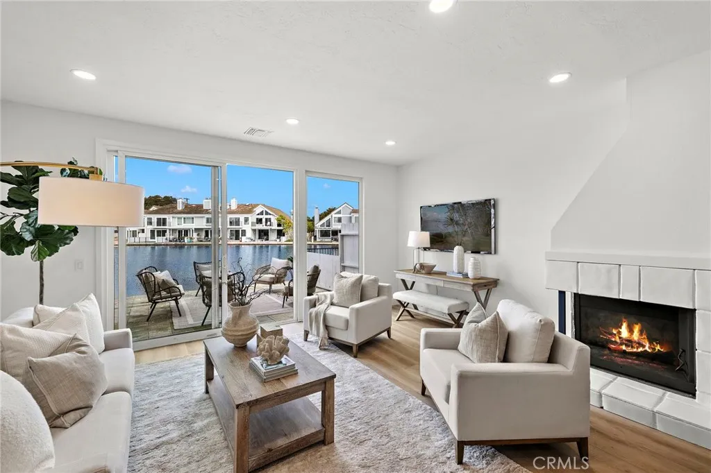 16103 Saint Croix, Huntington Beach, California 92649 home-pic-1