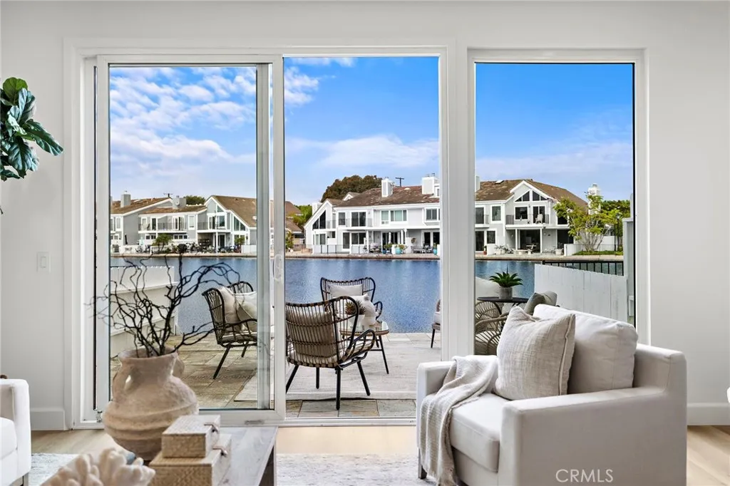 16103 Saint Croix, Huntington Beach, California 92649 home-pic-2