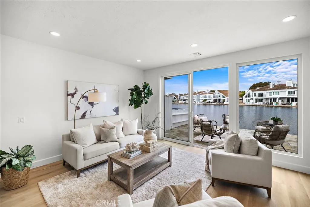 16103 Saint Croix, Huntington Beach, California 92649 home-pic-10