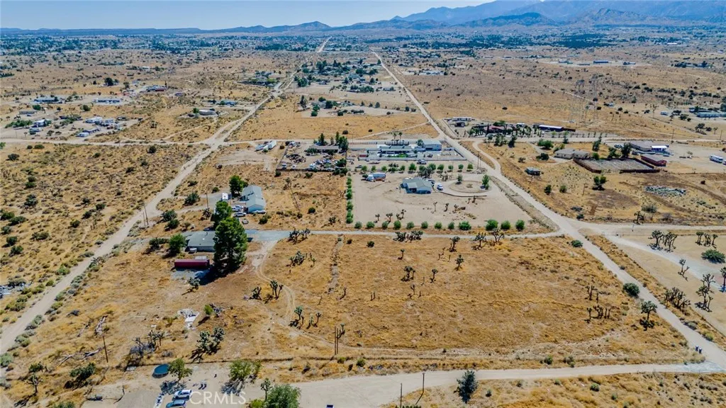 10601 Anderson Ranch Rd, Phelan, California 92371 home-pic-10