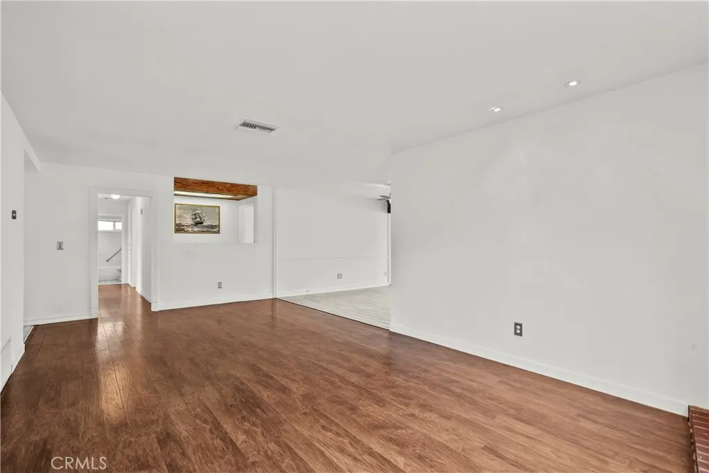 28144 Alaminos Drive, Saugus, California 91350 home-pic-7