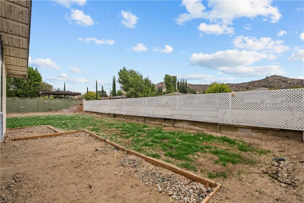 28144 Alaminos Drive, Saugus, California 91350 home-pic-32