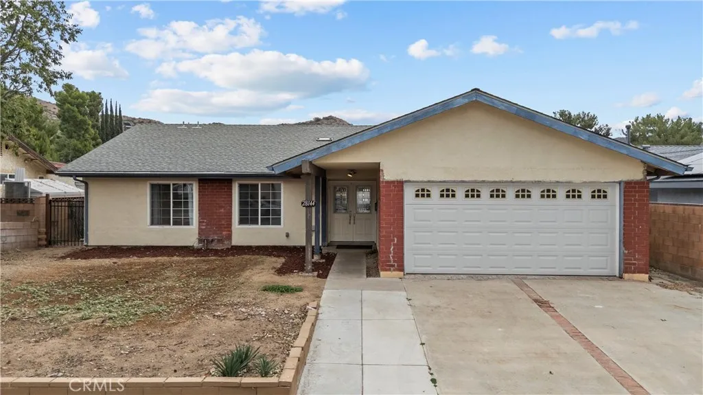 28144 Alaminos Drive, Saugus, California 91350 home-pic-2