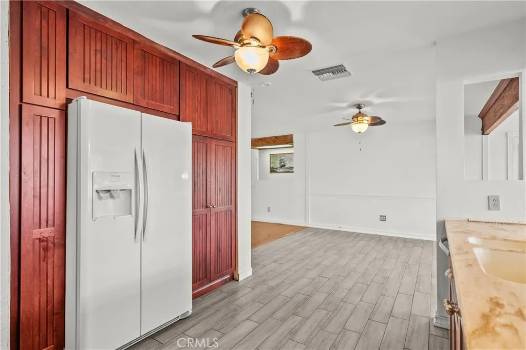 28144 Alaminos Drive, Saugus, California 91350 home-pic-13