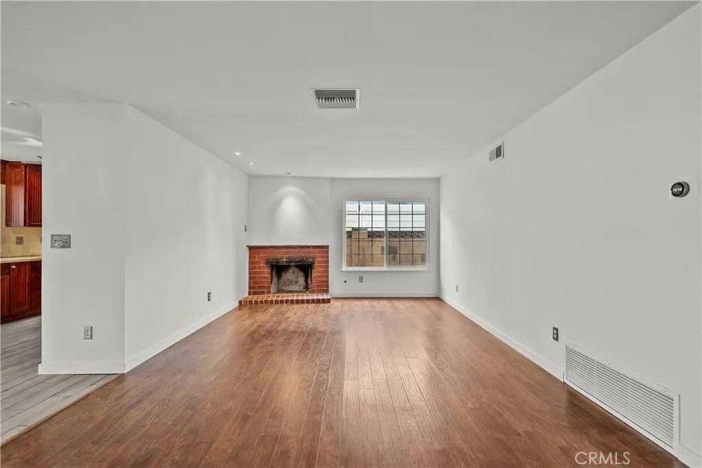28144 Alaminos Drive, Saugus, California 91350 home-pic-6