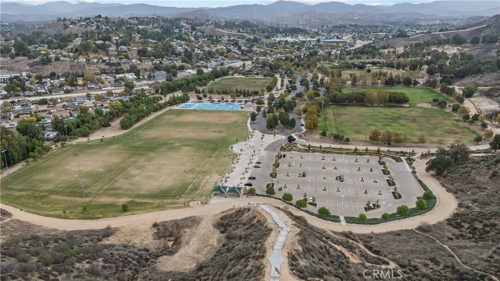 28144 Alaminos Drive, Saugus, California 91350 home-pic-34