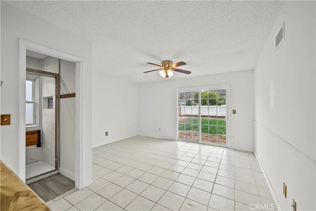 28144 Alaminos Drive, Saugus, California 91350 home-pic-18
