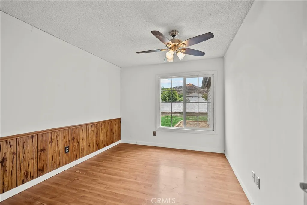 28144 Alaminos Drive, Saugus, California 91350 home-pic-28