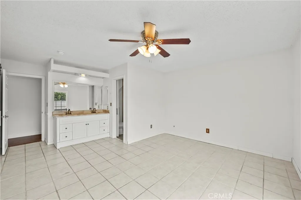 28144 Alaminos Drive, Saugus, California 91350 home-pic-20
