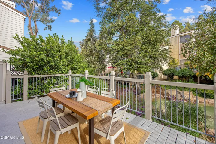 Enormous deck
