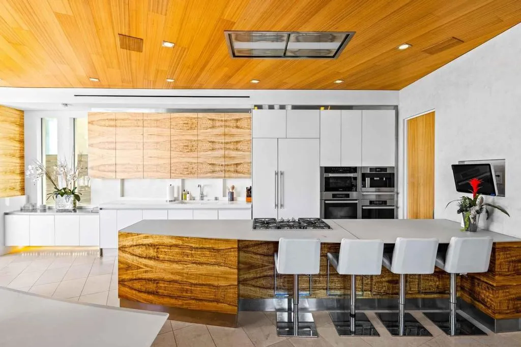 6653 Neptune Share B, La Jolla, California 92037 home-pic-2