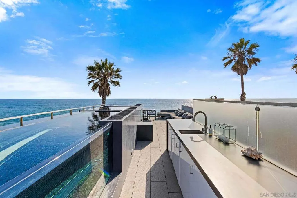 6653 Neptune Share B, La Jolla, California 92037 home-pic-24