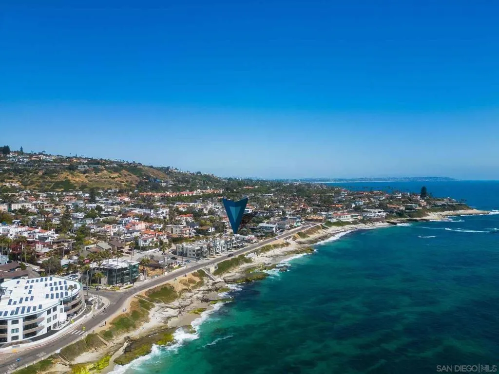 6653 Neptune Share B, La Jolla, California 92037 home-pic-26