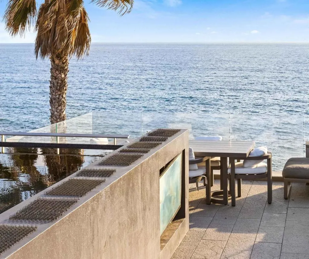 6653 Neptune Share B, La Jolla, California 92037 home-pic-3