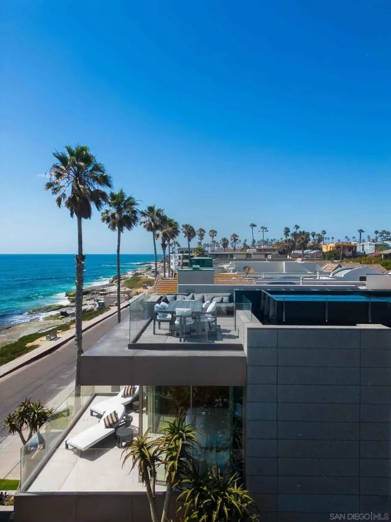 6653 Neptune Share B, La Jolla, California 92037 home-pic-29
