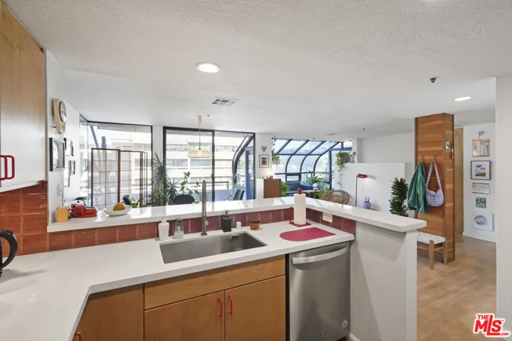 880 W 1st Street 604, Los Angeles, California 90012