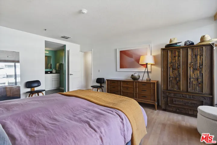 880 W 1st Street 604, Los Angeles, California 90012