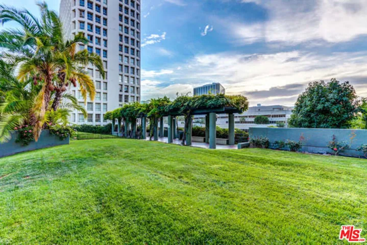 880 W 1st Street 604, Los Angeles, California 90012