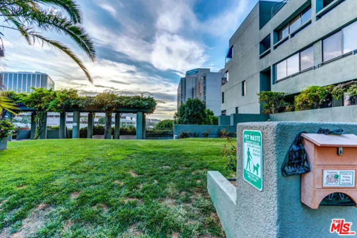 880 W 1st Street 604, Los Angeles, California 90012