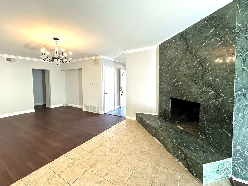 12040 Stagg Street, North Hollywood, California 91605 home-pic-4