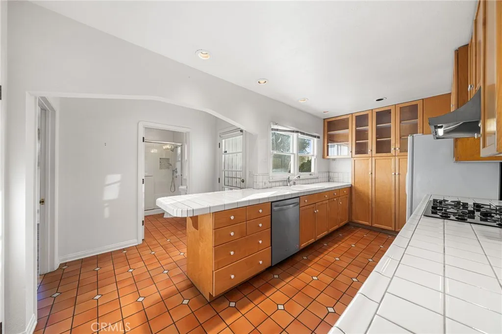 3727 Walnut, Long Beach, California 90807 home-pic-10