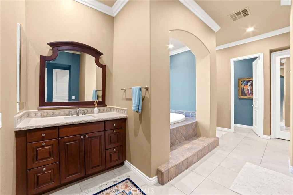 17509 Fairbreeze Court, Riverside, California 92504 home-pic-15