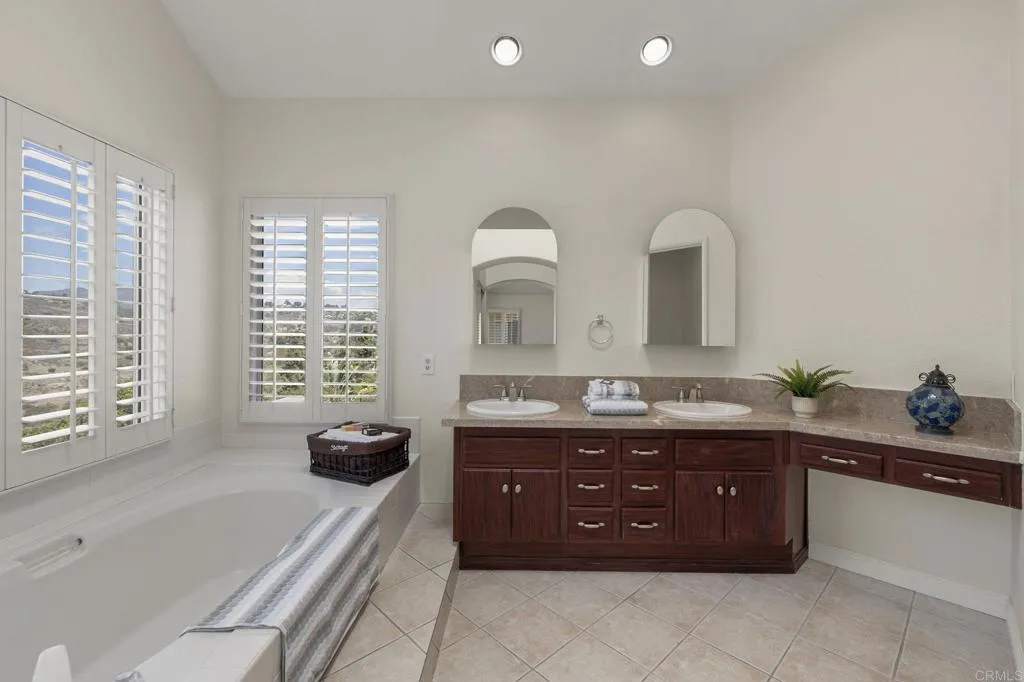 9432 Hito Court 1, San Diego, California 92129 home-pic-31