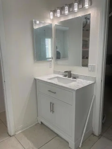 31675 VICTOR BATHROOM4