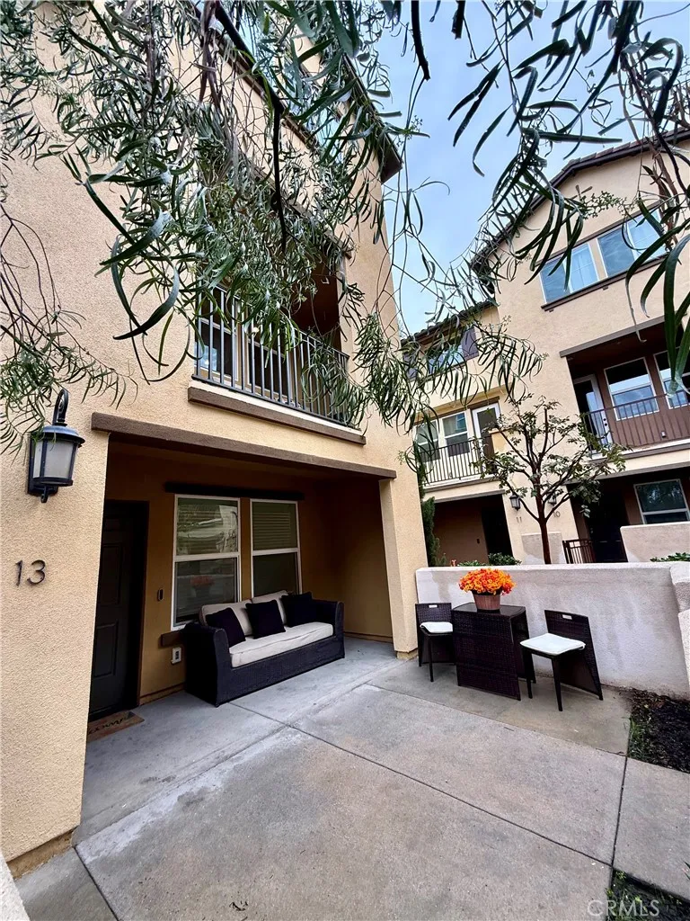1570 W 1st Street, Santa Ana, California 92703 home-pic-44